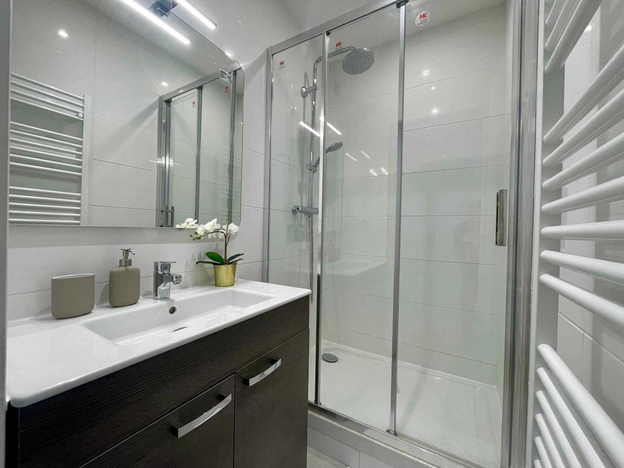 Bngo I Le Spacieux I 3 Chambres, 2 Salles De Bain, Parking Prive Gratuit, 8 Personnes, Vieux Lyon Hypercentre Εξωτερικό φωτογραφία