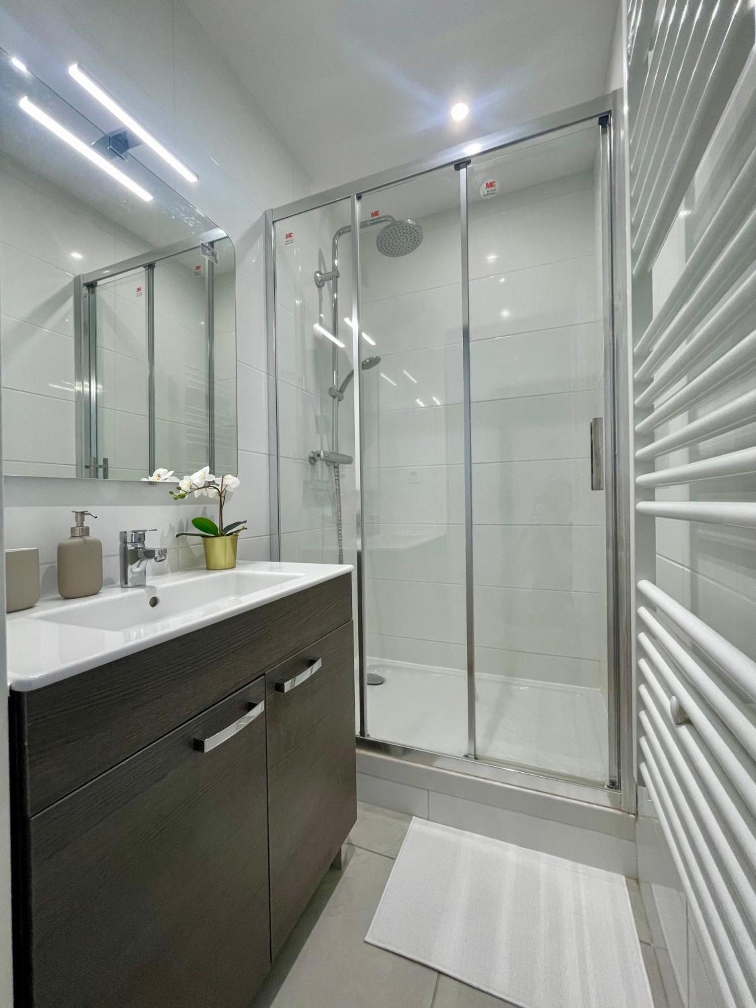 Bngo I Le Spacieux I 3 Chambres, 2 Salles De Bain, Parking Prive Gratuit, 8 Personnes, Vieux Lyon Hypercentre Εξωτερικό φωτογραφία